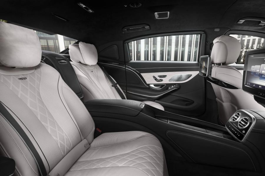 Интерьер Mercedes-Maybach S600 Guard 2016 года  (фото 9 из 13)